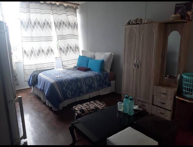2 BEDROOM APARTMENT FOR SALE IN YEOVILLE